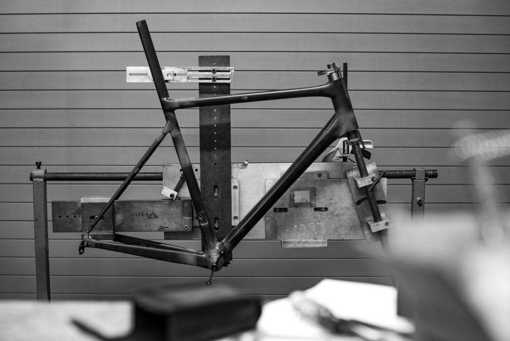 Unexpected turn for ENVE with its Custom Road Bike RAW Cycling Magazine